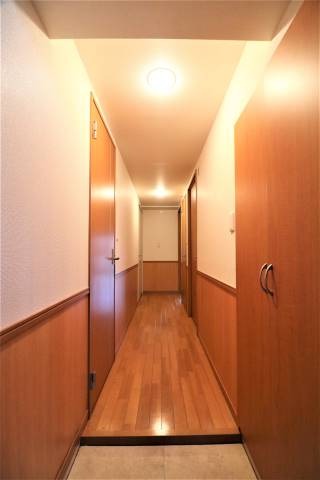 玄関からはこのようになっています。