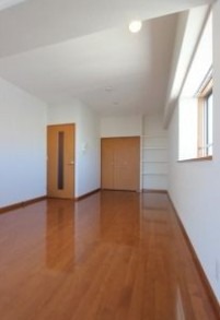 広々リビングで快適に過ごせます♪