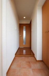 明るい玄関でお出迎え！