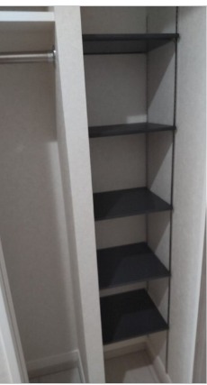 靴箱とコートクローク付き。