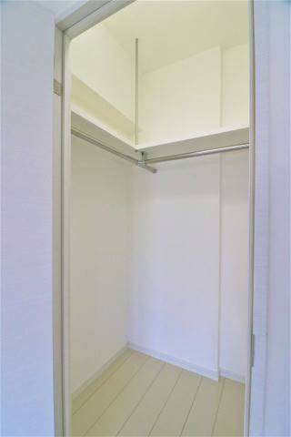 お洋服が多い方でも安心の収納力