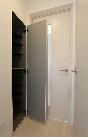 高さのあるシューズボックス