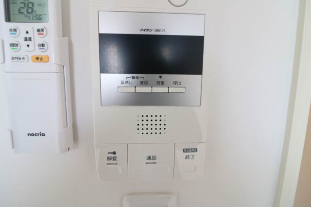 モニター付きインターホンで安心です