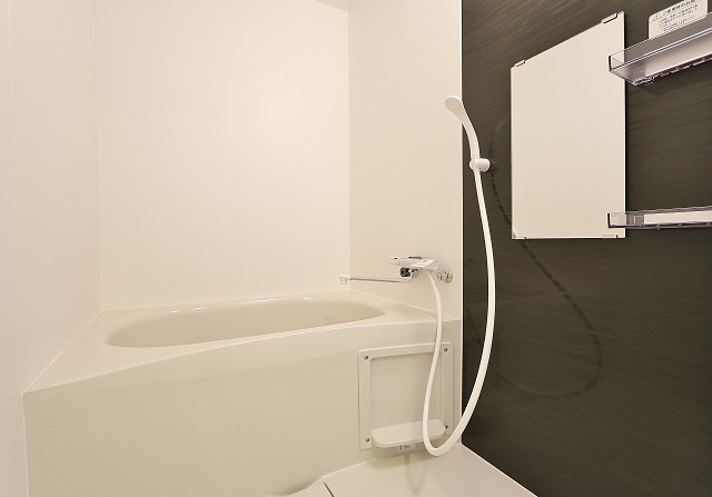 ゆったりくつろげるバスルームです