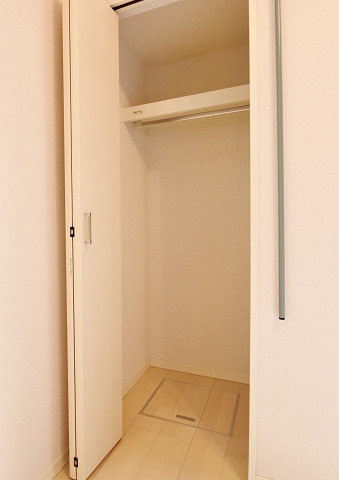 かさばりやすいお洋服もたっぷり収納出来ます