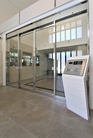 オートロックの入り口で安心です