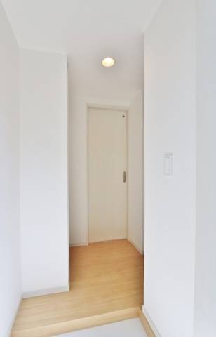 明るい玄関ですね