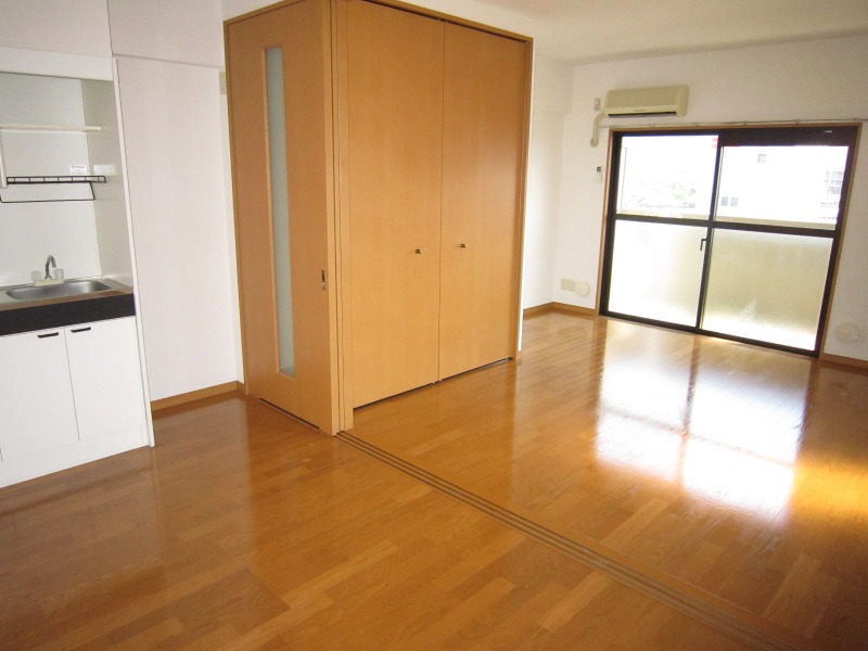 日当たりもよく過ごしやすい一部屋です。