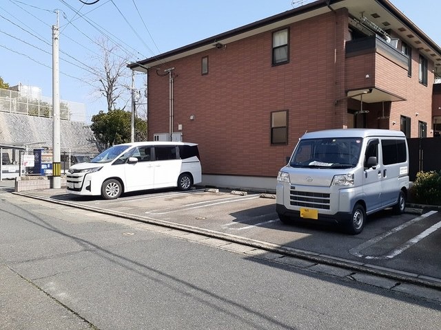 敷地内駐車場ございます