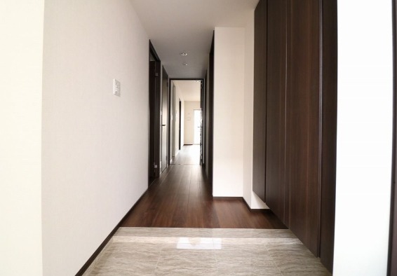 玄関からはこのようになっています。