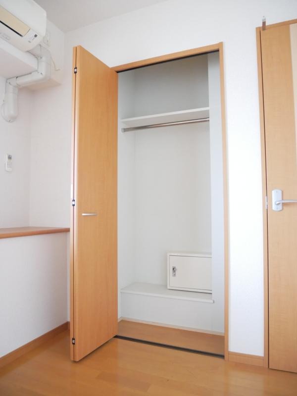 お洋服が多い方でも楽々収納できます