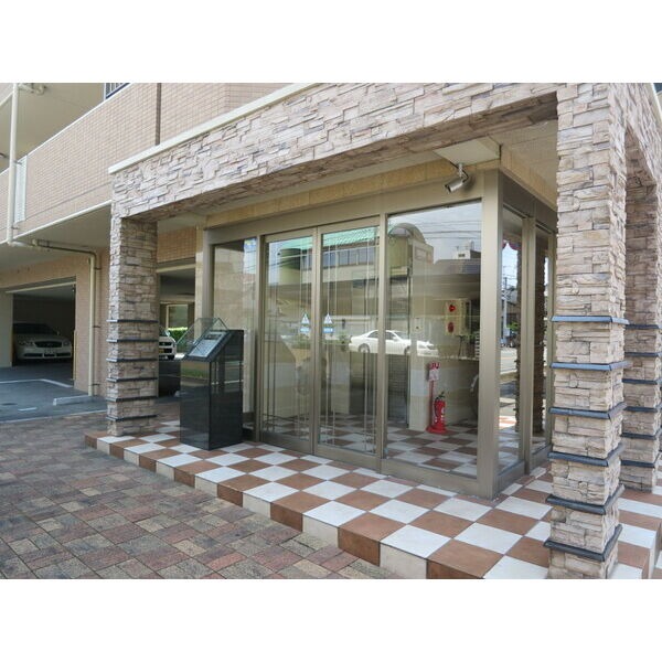 女性の方も安心のオートロック付きです