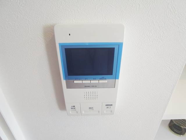 モニター付きインターホンで女性も安心ですね