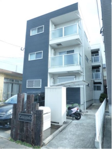 エントランス兼駐輪場です