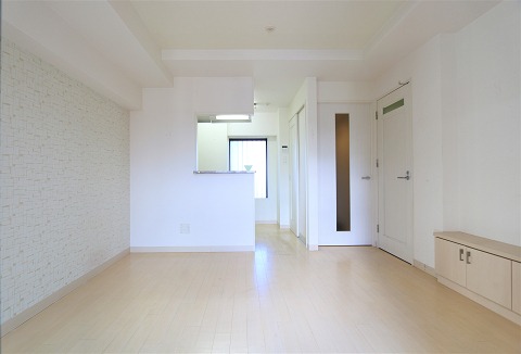 白基調のオシャレなリビングですね