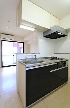 綺麗なキッチンで料理がはかどりますね