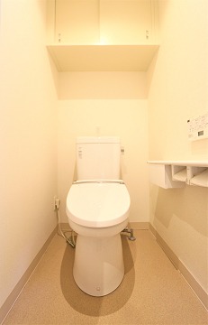 清潔感のあるトイレですね