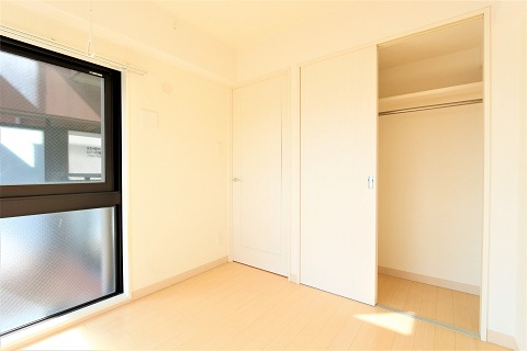 大容量の収納でお洋服が沢山入ります