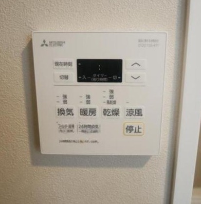 雨の日も安心な浴室乾燥機つき