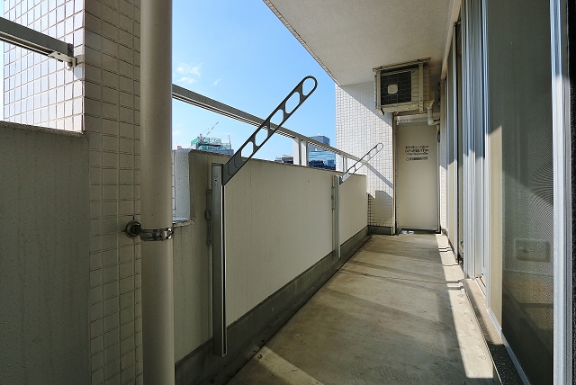 バルコニーも広く日当りも見込めますね