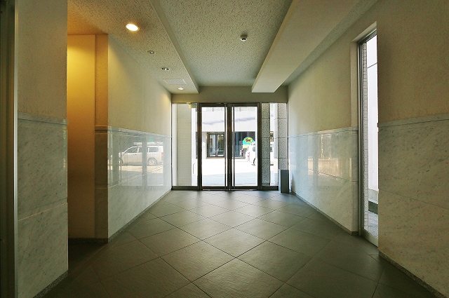 エントランスにはカメラも有り防犯もバッチリです