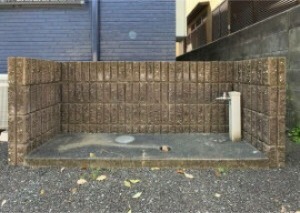 共有のゴミ捨て場です。