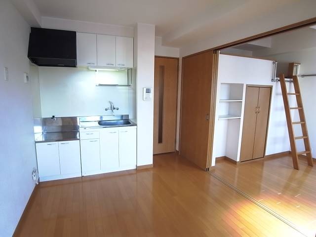 広々リビング。別室参照。