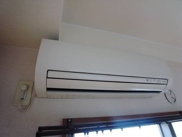 嬉しいエアコン付き。別室参照。