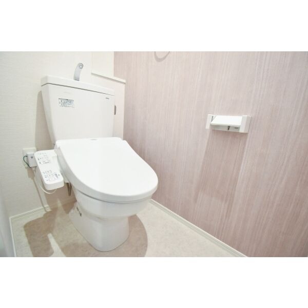 清潔感のあるトイレですね