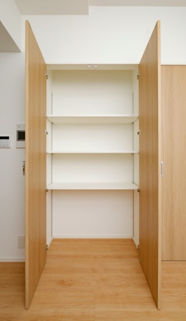 こちらにも収納ございます