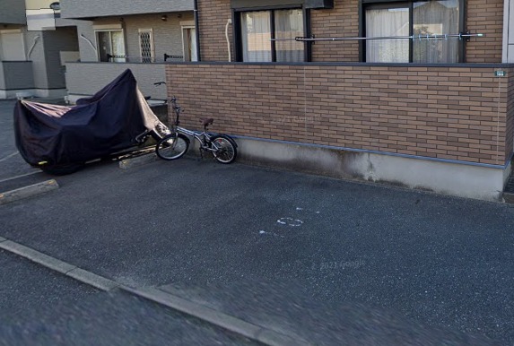 敷地内駐車場空き有り！