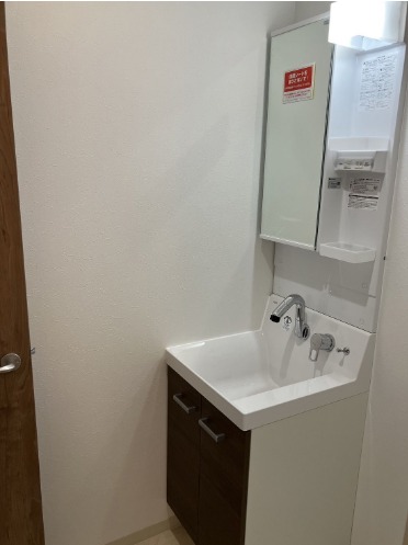 毎朝の身支度もしやすい洗面台です