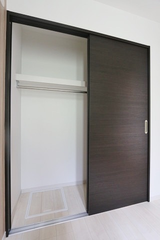 洋服も沢山収納できます