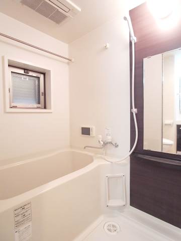 清潔感のある浴室です