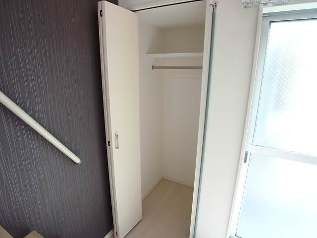 リビングにも収納。