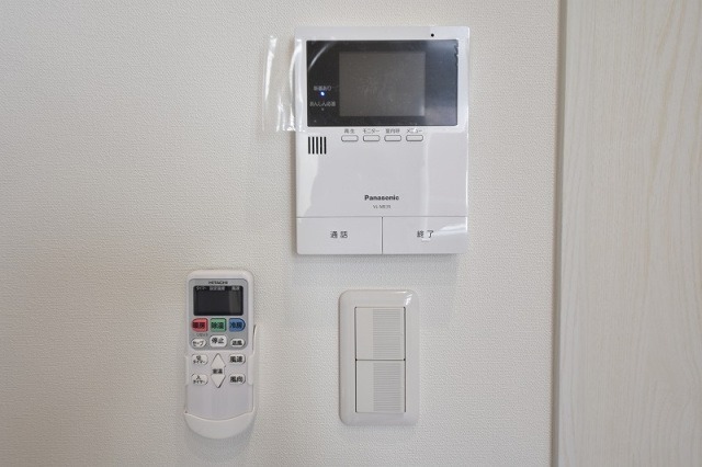 モニター付きインターホンで女性も安心♪