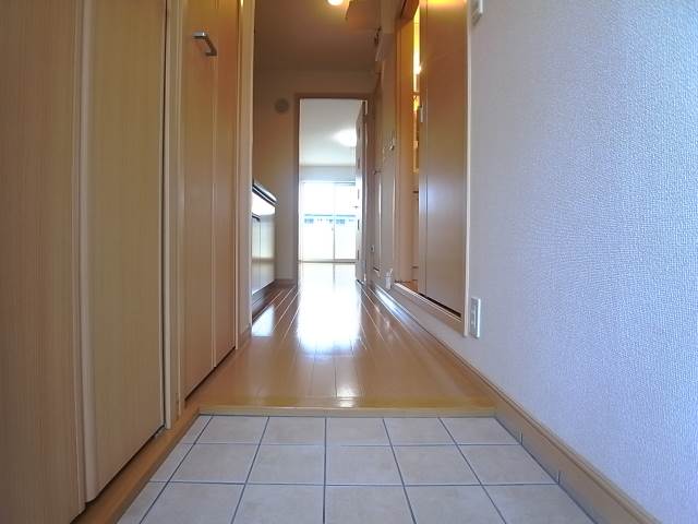 玄関からはこのようになっています。