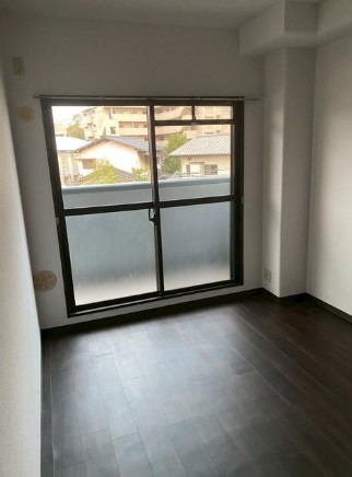 明るいリビングです