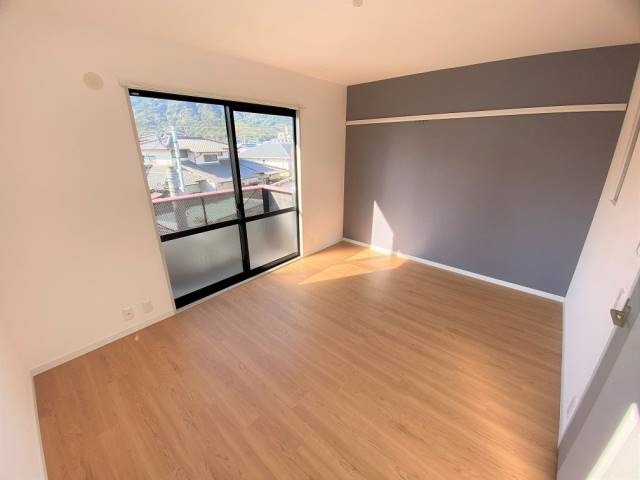 こちら寝室にいかがでしょうか。