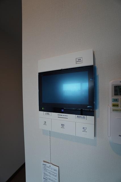 モニタ付きインターホンで誰が来たか確認できます