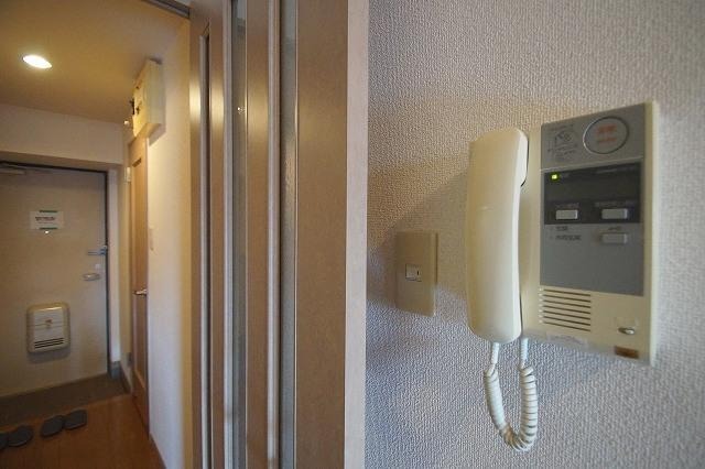 インターホンで安心です。