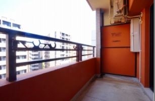 洗濯物はこちらへ。