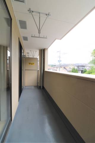 ゆとりのあるバルコニーです