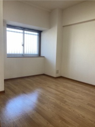 洋室も陽あたり良好です