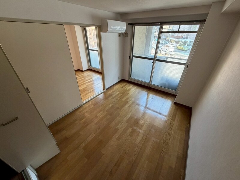 こちら寝室にいかがでしょうか。