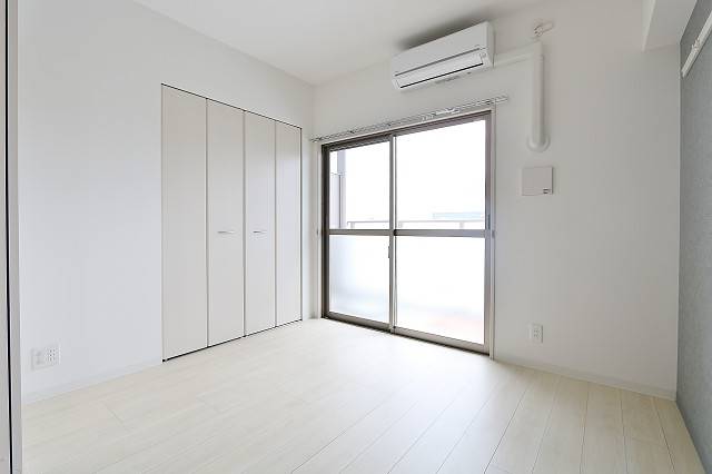 こちら寝室にいかがでしょうか。