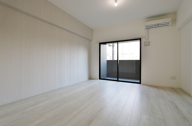 広々としたお部屋で家具の配置も楽しみ