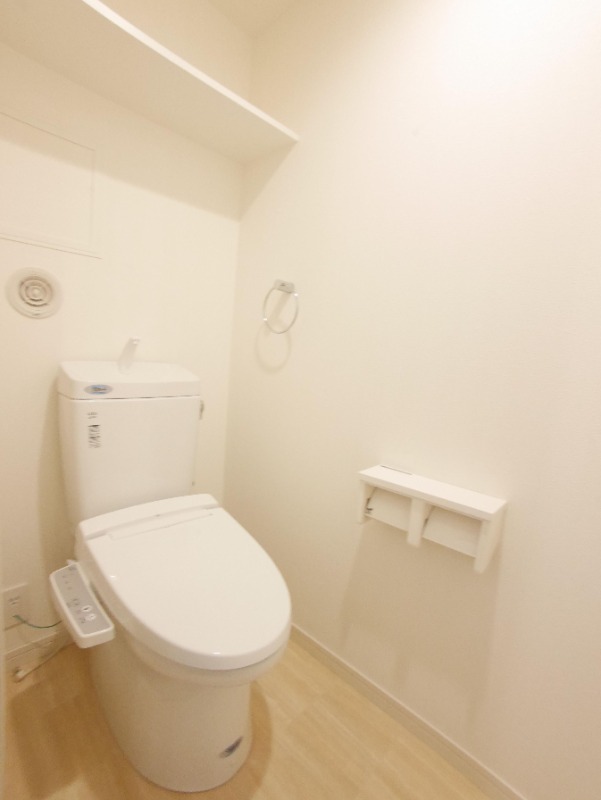 清潔感のあるトイレですね