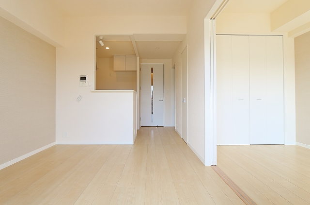 家具の配置がしやすいリビングですね