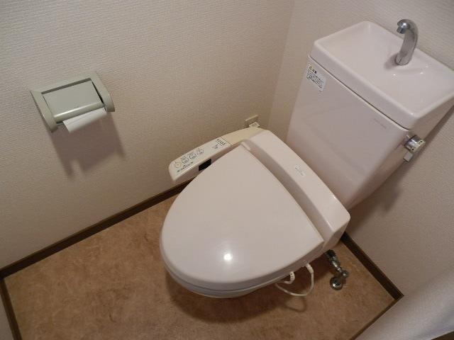 清潔感のあるトイレです